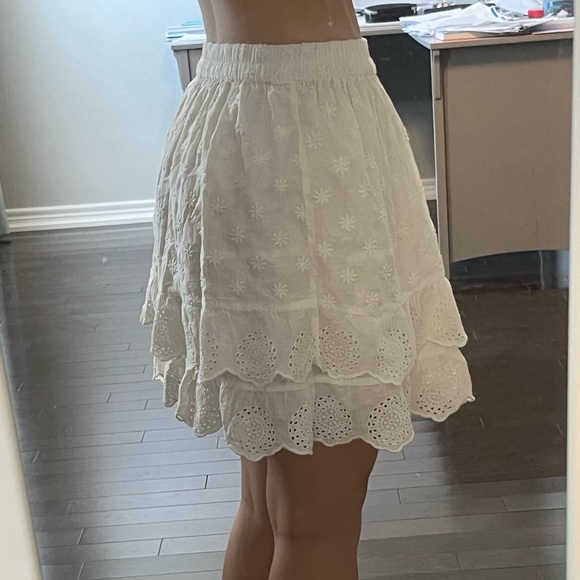 WHITE skirt - Picture 2 of 5